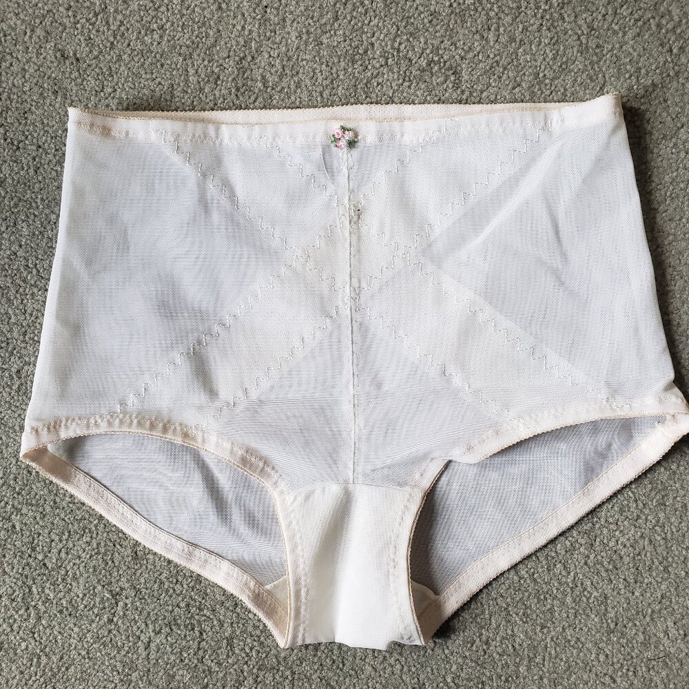 Vintage white rosebud high waisted bottoms